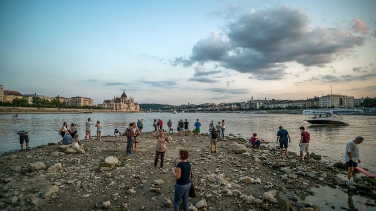 Photos: Lowest Water Levels Recorded On Danube