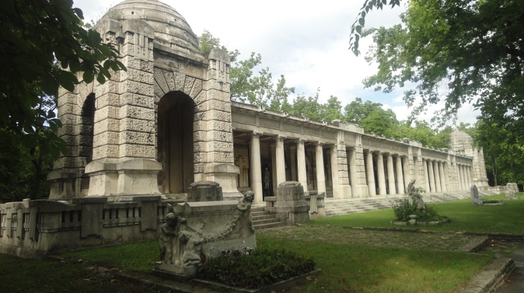 Xploring Budapest: Kerepesi Cemetery
