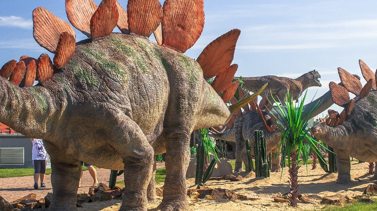 First Dinosaur Park in Hungary Now Open at Budapest Mall
