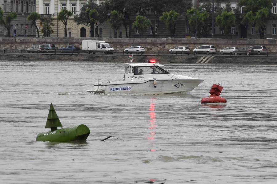 Video: Rescue Drama In Budapest After Tourist Boat Sinks In Danube Rainstorm