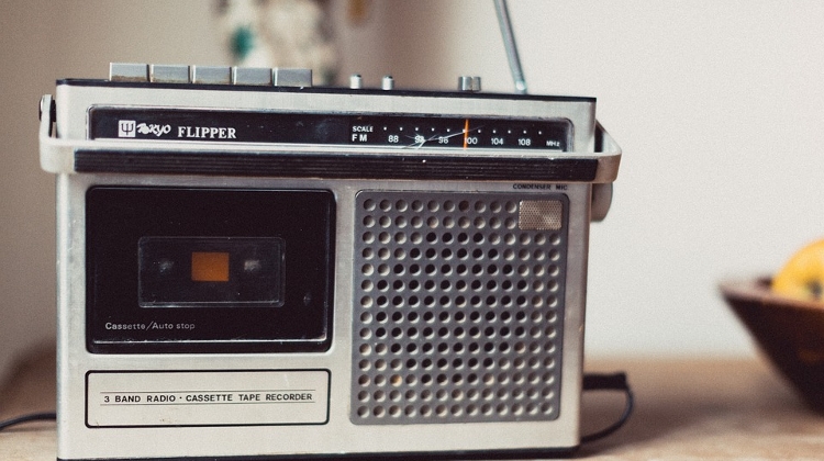 Fewer Hungarians Tune In To Radio Every Day