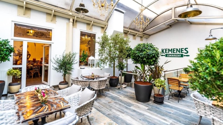 Kemenes Confectionery Opens On Site Of Old Klapka Jewellerʼs In Budapest