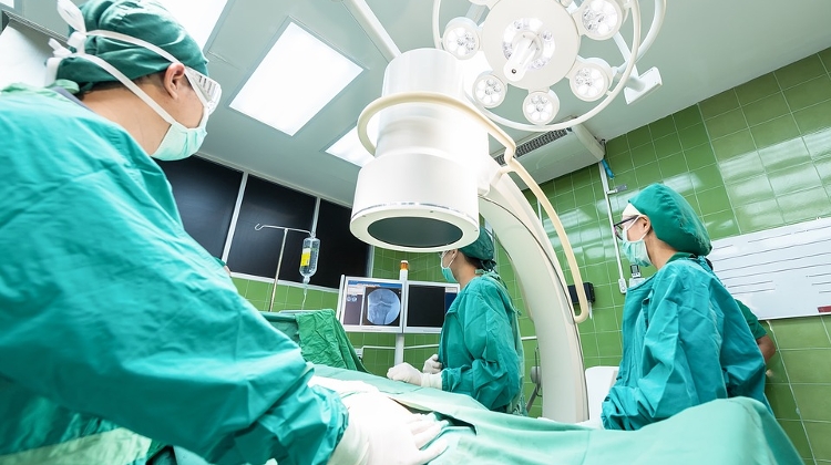 Szeged University Gets World-Class Neurosurgery Operating Theatre