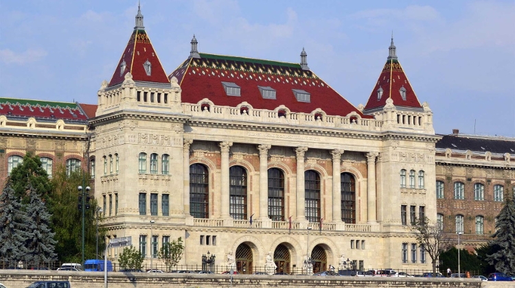 Key University in Budapest Faces Funding Crisis, Basic Operations Under Threat