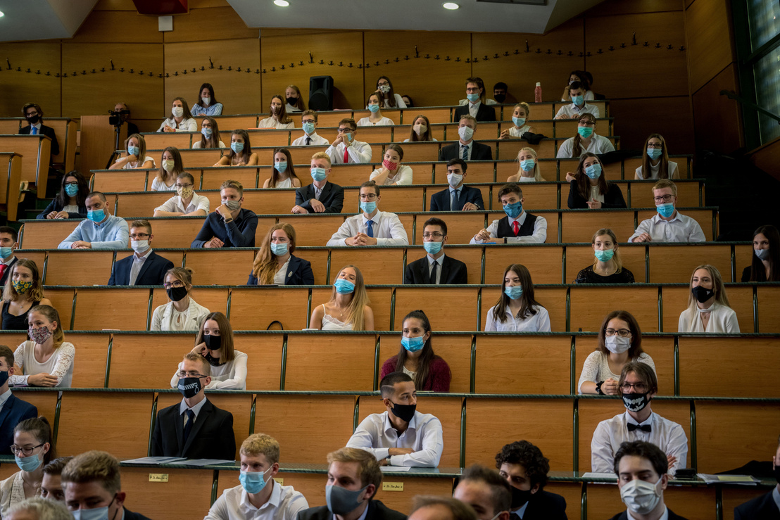 Most Hungarian Universities Make Masks Mandatory
