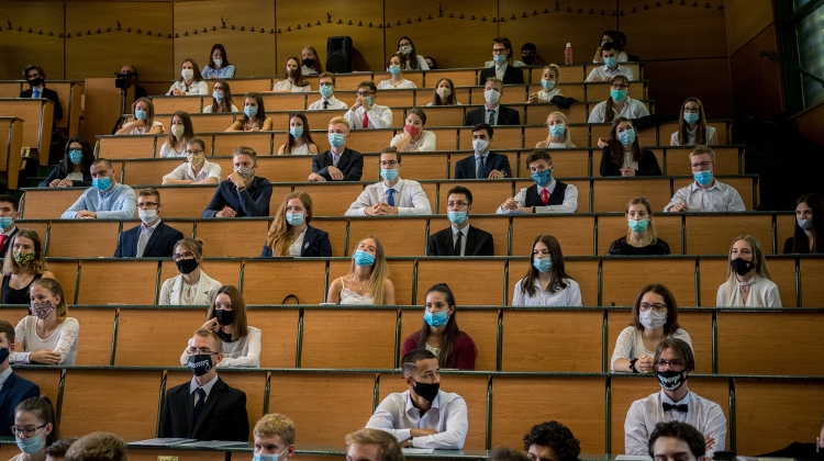 Most Hungarian Universities Make Masks Mandatory
