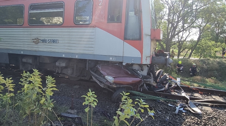 Seven Dead After Train Crashes Into Car in S Hungary Railway Crossing