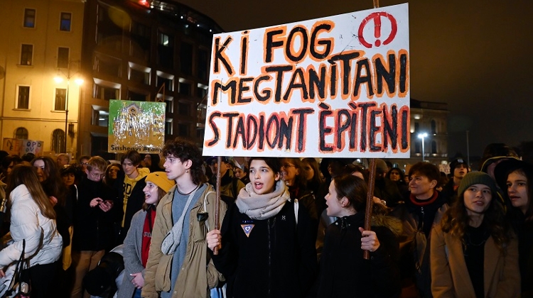 Fresh Mass Protest in Budapest Calls for Reforms in Education