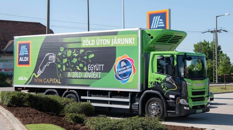 Supermarket Puts Second Special E-Truck into Service in Budapest