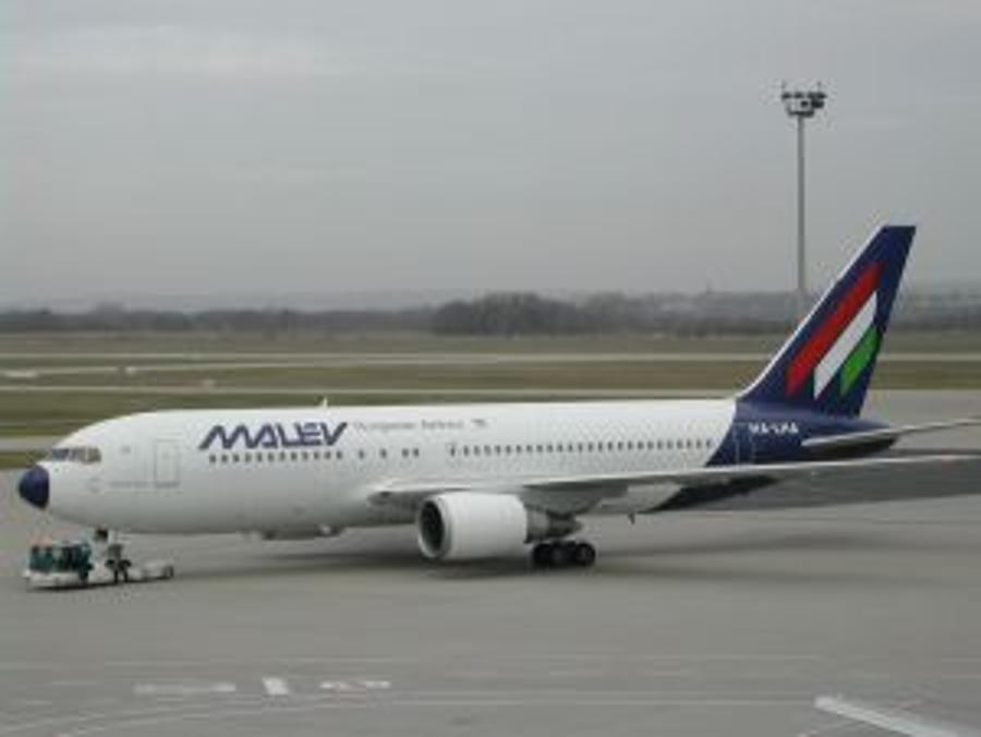 Hungarian Gov't Injects Reserves Into Malév Airlines