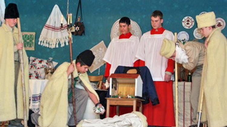 Christmas Day Traditions In Hungary: Bethlehem Shepherd’s Play